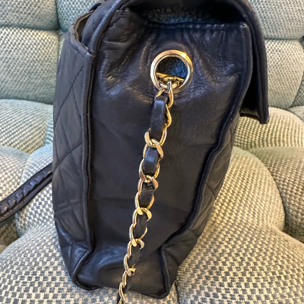 CHANEL Black Quilted Lambskin Top-Handle Shoulder Bag with Gold Hardware - Picture 5 of 14